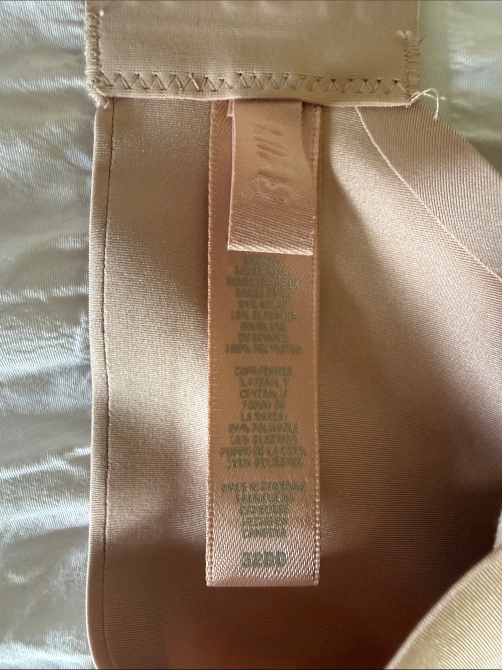 SKIMS ultimate Push-Up plunge Bra - Picture 3 of 4